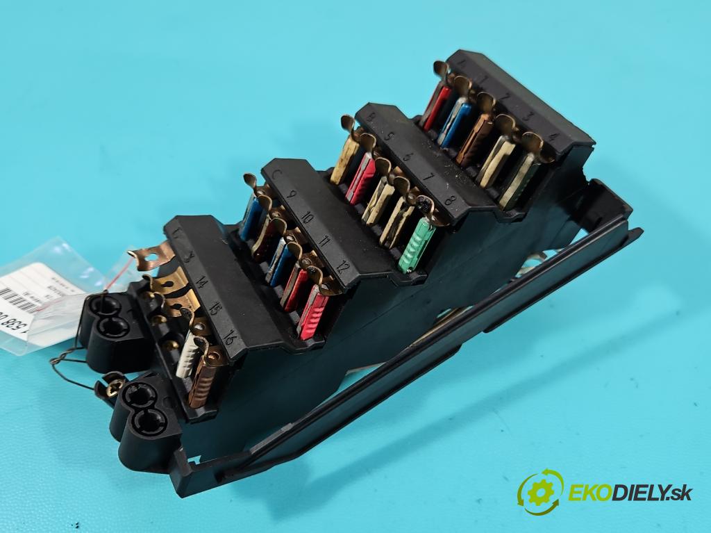 Mercedes 124 2.0d 75 HP manual 55 kW 1997 cm3 4- skrinka poistka  (Poistková skrinka)