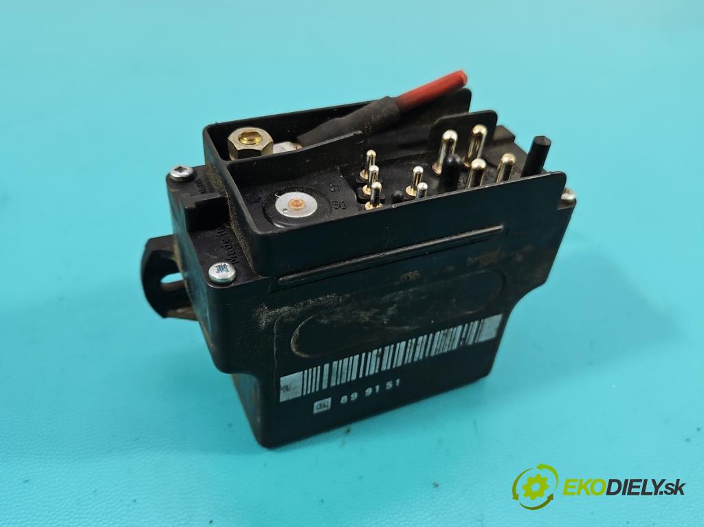 Mercedes 124 2.0d 75 HP manual 55 kW 1997 cm3 4- Relé: svíčky: zařicích: 899151 (Relé)