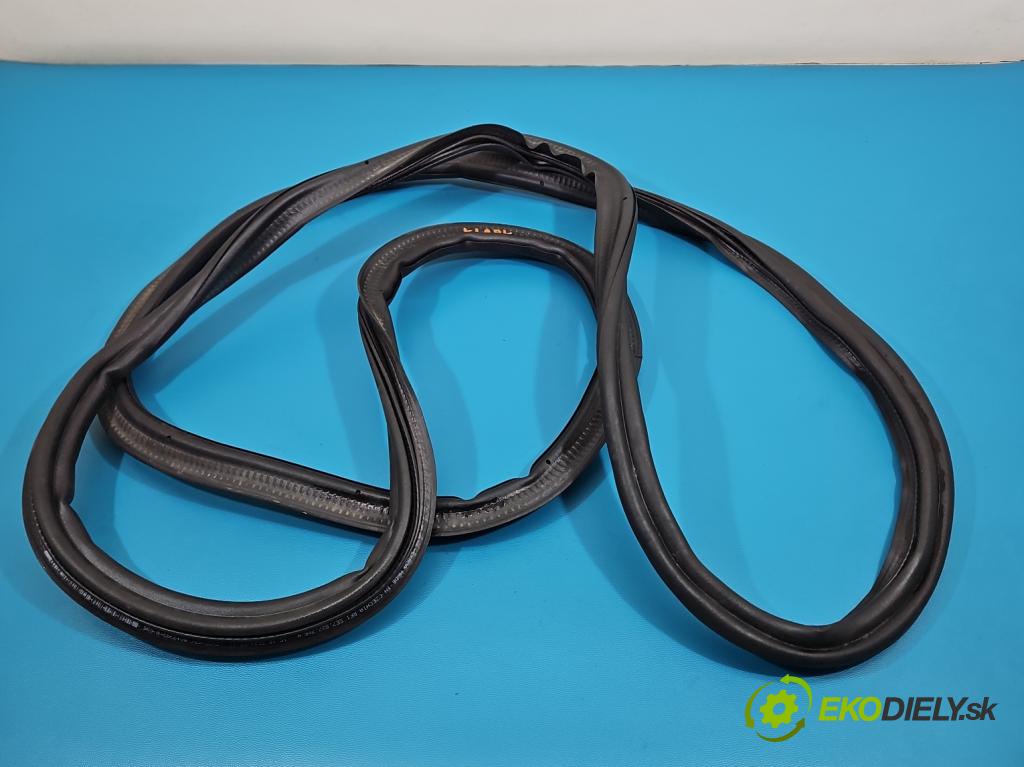 Skoda Octavia IV 2019- 1.5 TSI 150 HP automatic 110 kW 1498 cm3 5- Těsnění: kufrové dvere 5E7827705H