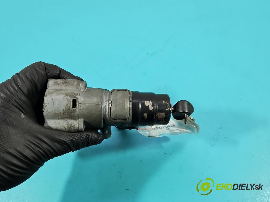 Mercedes 124 2.0d 75 HP manual 55 kW 1997 cm3 4- Spínačka  (Spínacia skrinka)