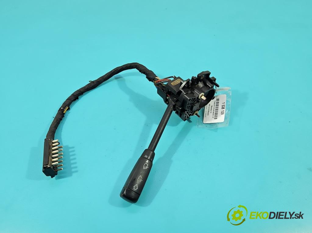 Mercedes 124 2.0d 75 HP manual 55 kW 1997 cm3 4- prepínač smeroviek 1245450124 (Prepínacie páčky pod volantom)