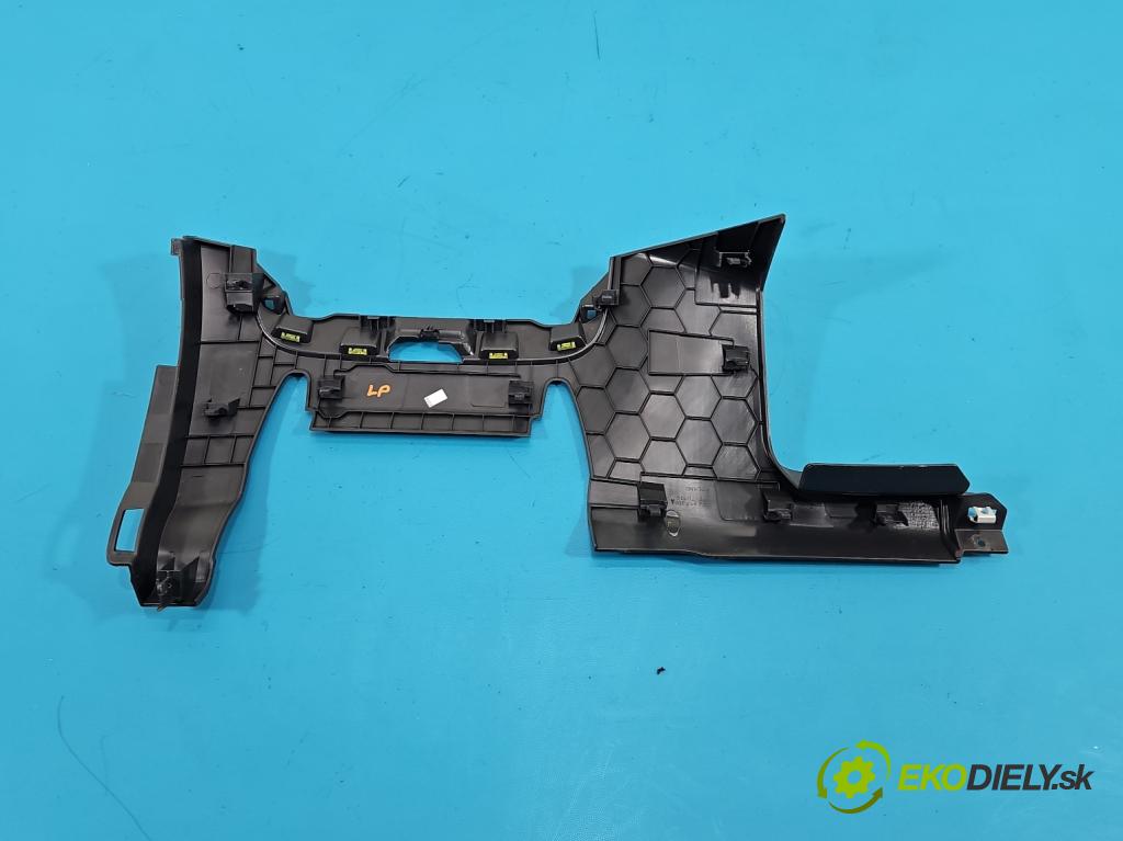 Skoda Octavia IV 2019- 1.5 TSI 150 HP automatic 110 kW 1498 cm3 5- kryt plast 5E4857206A