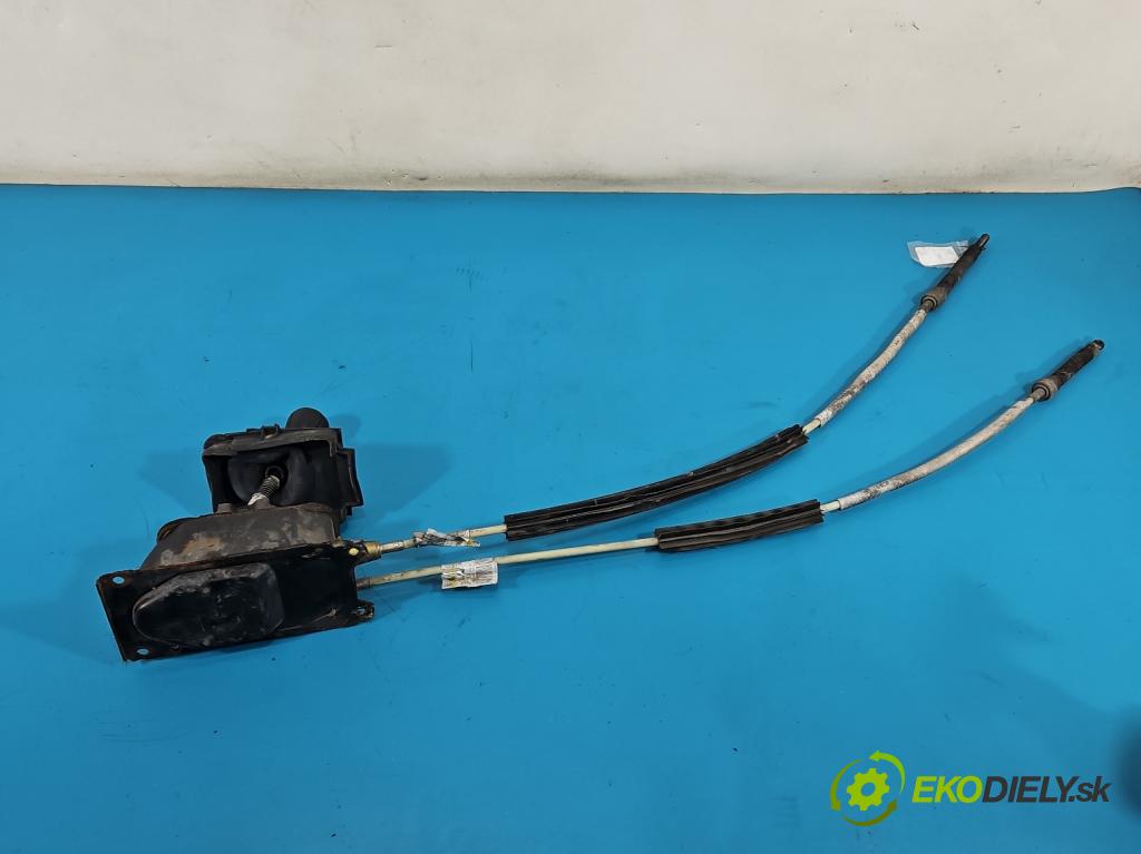 Vw Passat B3 1988-1993 1.8 90 HP manual 66 kW 1781 cm3 5- Páka: Změny: stupeň,rýchlosť  (Rýchlostná páka (kulisa))