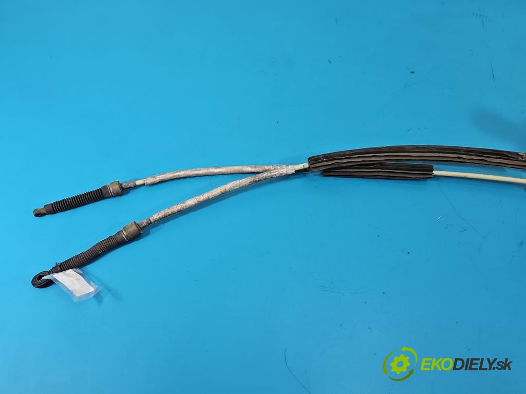 Vw Passat B3 1988-1993 1.8 90 HP manual 66 kW 1781 cm3 5- Páka: Změny: stupeň,rýchlosť  (Rýchlostná páka (kulisa))