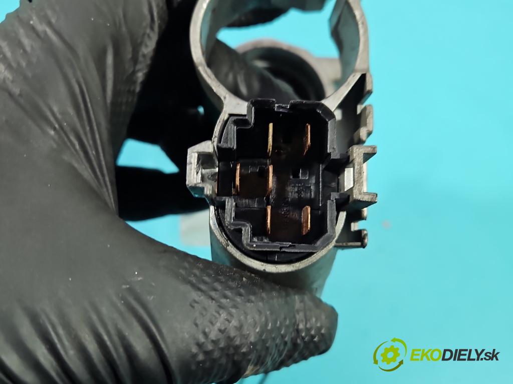 Vw Passat B3 1988-1993 1.8 90 HP manual 66 kW 1781 cm3 5- Spínačka 357905851 (Spínacia skrinka)