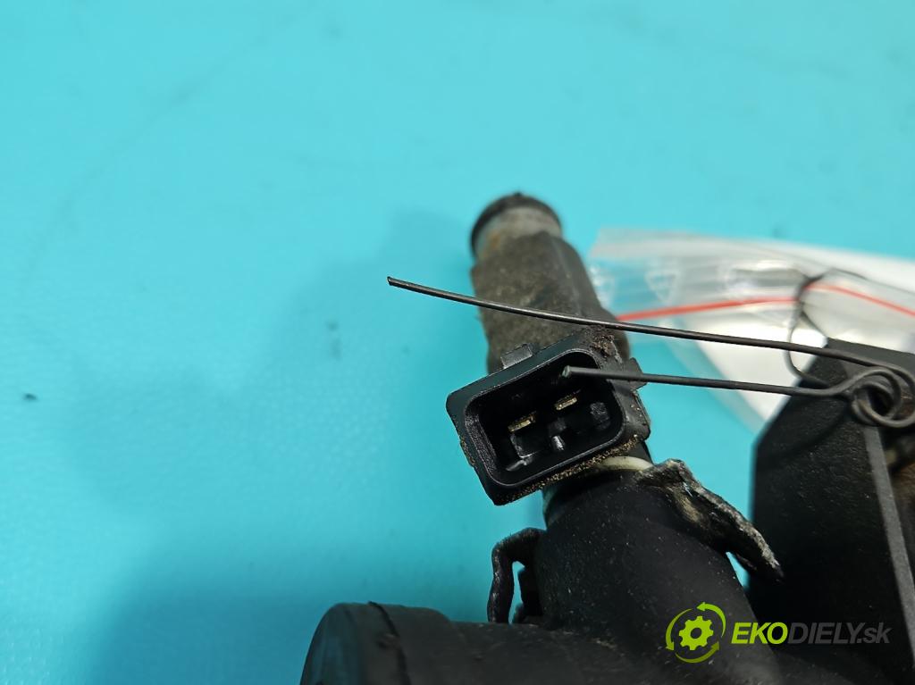 Peugeot 307 2.0 16V 136 HP manual 100 kW 1997 cm3 5- vstrek 01F003A (Vstrekovač paliva)