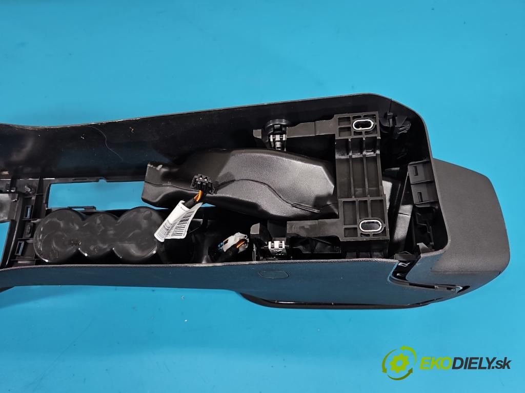 Skoda Scala 2019- 1.0 tsi 114 HP manual 84 kW 999 cm3 5- operadlo  (Lakťová opierka)