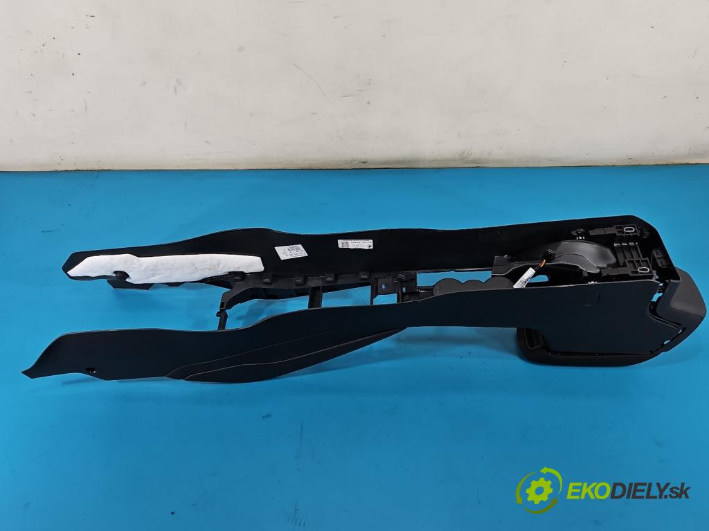 Skoda Scala 2019- 1.0 tsi 114 HP manual 84 kW 999 cm3 5- operadlo  (Lakťová opierka)