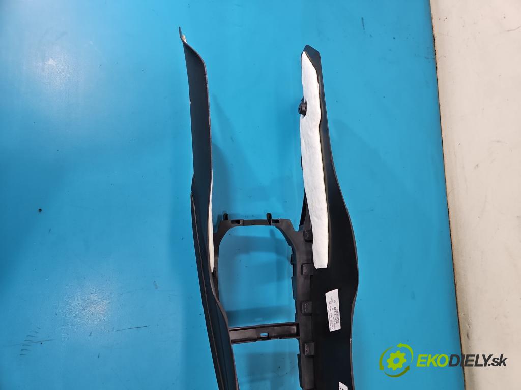 Skoda Scala 2019- 1.0 tsi 114 HP manual 84 kW 999 cm3 5- operadlo  (Lakťová opierka)