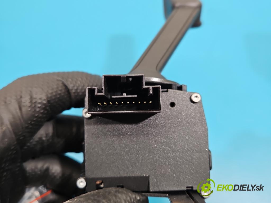 Skoda Scala 2019- 1.0 tsi 114 HP manual 84 kW 999 cm3 5- prepínač komplex: 2Q1953507AC (Prepínacie páčky pod volantom)