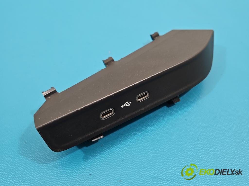 Skoda Scala 2019- 1.0 tsi 114 HP manual 84 kW 999 cm3 5- zásuvka USB 655035727
