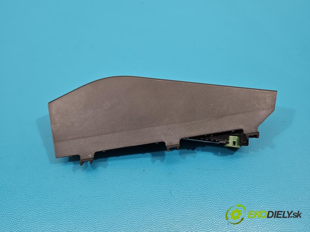 Skoda Scala 2019- 1.0 tsi 114 HP manual 84 kW 999 cm3 5- zásuvka USB 655035727