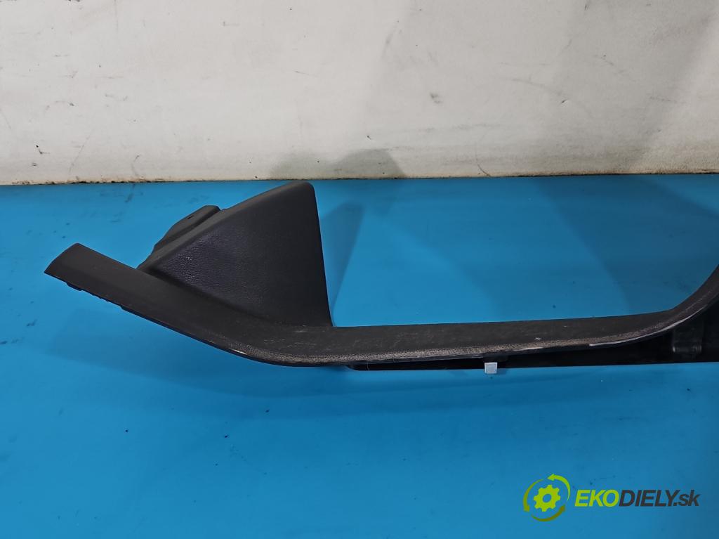 Skoda Scala 2019- 1.0 tsi 114 HP manual 84 kW 999 cm3 5- kryt plast 657867282B