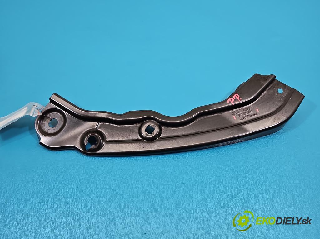 Skoda Scala 2019- 1.0 tsi 114 hp manual 84 kW 999 cm3 5- stěna přední 657805932 (Přední výztuha)