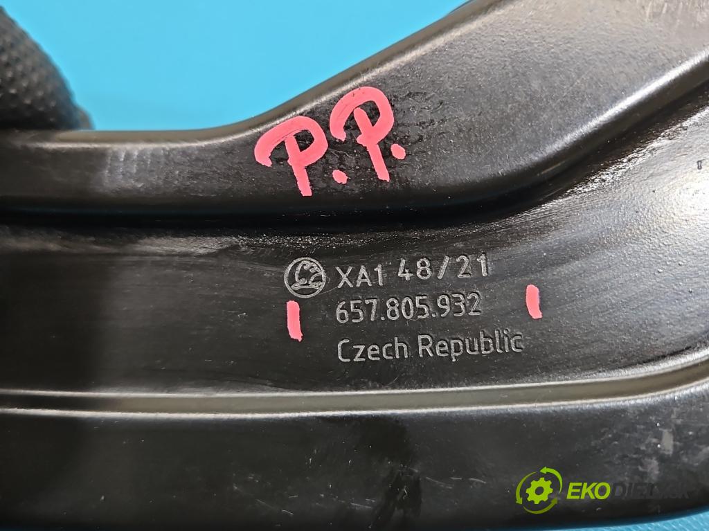 Skoda Scala 2019- 1.0 tsi 114 hp manual 84 kW 999 cm3 5- stěna přední 657805932 (Přední výztuha)