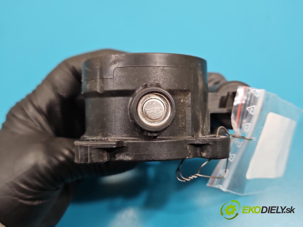 Skoda Octavia IV 2019- 1.5 TSI 150 HP automatic 110 kW 1498 cm3 5- klapka 04E133062S (Škrtiaca klapka)