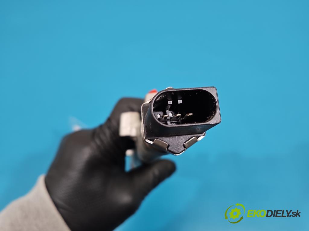 Skoda Octavia IV 2019- 1.5 TSI 150 HP automatic 110 kW 1498 cm3 5- lišta vstrekovacia 05E133320B (Vstrekovacia lišta)