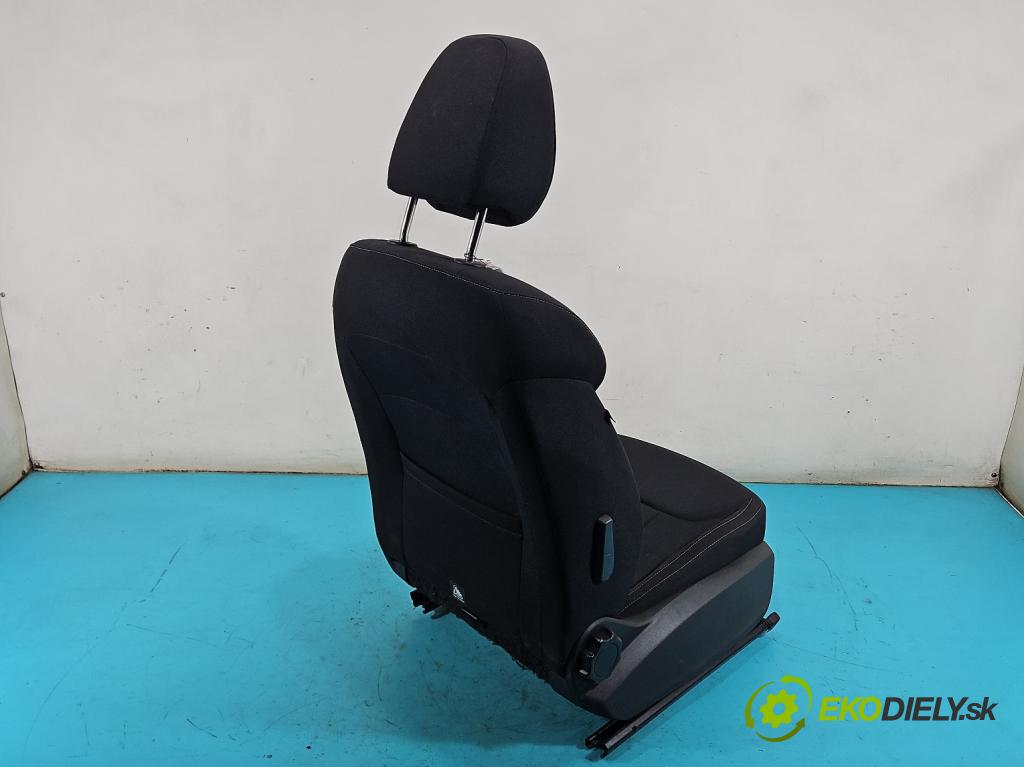 Skoda Scala 2019- 1.0 tsi 114 HP manual 84 kW 999 cm3 5- Sedačka pravý  (Sedadlo)