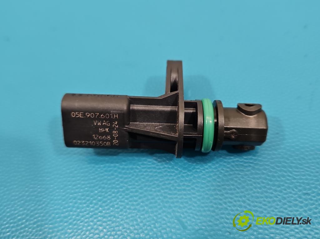 Skoda Octavia IV 2019- 1.5 TSI 150 HP automatic 110 kW 1498 cm3 5- snímač pozícia: válka načasovanie 05E907601H (Snímač polohy kľukového hriadeľa)