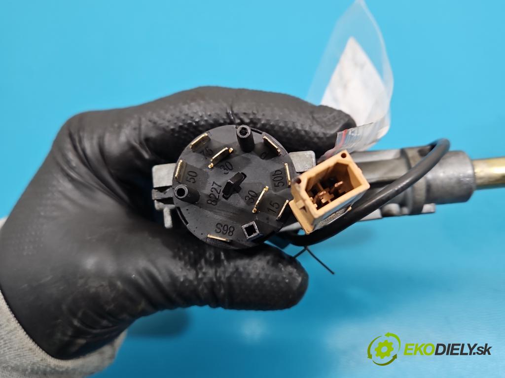 Audi 80 B4 1991-1994 2.0 8V 116 HP manual 85 kW 1984 cm3 4- Spínačka 8A0905851 (Spínacia skrinka)