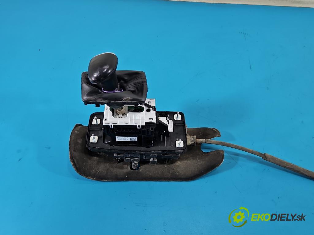 Audi Q5 2008-2016 2.0 TFSI 224hp automatic 165 kW 1984 cm3 5- Páka: Změny: stupeň,rýchlosť 8R1713041K (Rýchlostná páka (kulisa))