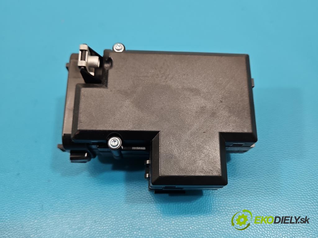 Audi Q5 2008-2016 2.0 TFSI 224hp automatic 165 kW 1984 cm3 5- Spínačka 8K0909131D (Spínacia skrinka)