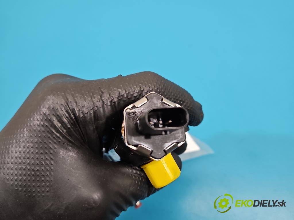 Ford Focus Mk4 2018- 1.5 TDCI 120 HP automatic 88 kW 1499 cm3 5- lišta vstrekovacia 9825598980 (Vstrekovacia lišta)