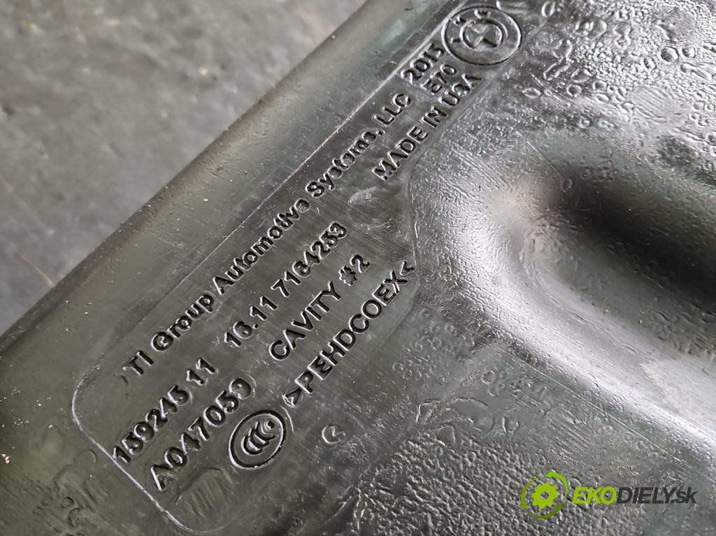 Bmw X5 F15 2013-2018 3.0d 258 HP automatic 190 kW 2993 cm3 5- Nádrž: palivo 8229181 (Palivová nádrž)