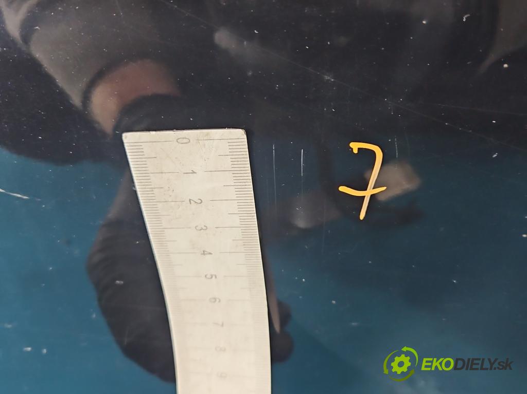 Kia Sportage III 2010-2015 1.6 GDI 135 HP manual 99 kW 1591 cm3 5- dvere predné pravé  (Kľučka dverí ostatné)