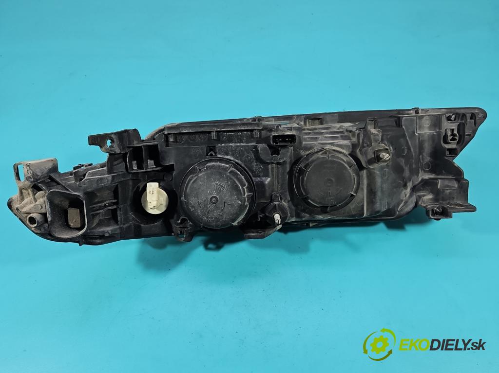Renault Laguna II 2001-2007 1.8 16V 121KM manual 89 kW 1783 cm3 5- Reflektor: pravý  (Svetlo predné pravé)