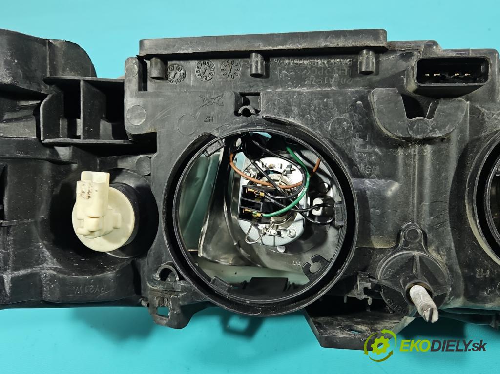 Renault Laguna II 2001-2007 1.8 16V 121KM manual 89 kW 1783 cm3 5- Reflektor: pravý  (Svetlo predné pravé)