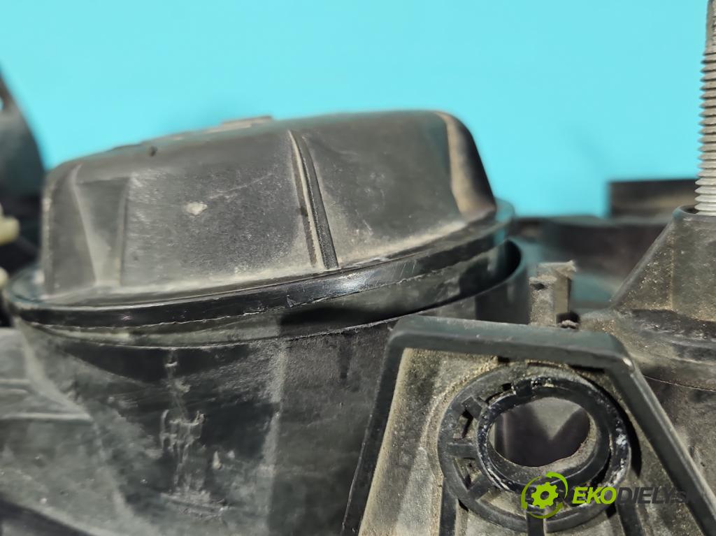 Renault Laguna II 2001-2007 1.8 16V 121KM manual 89 kW 1783 cm3 5- Reflektor: pravý  (Svetlo predné pravé)