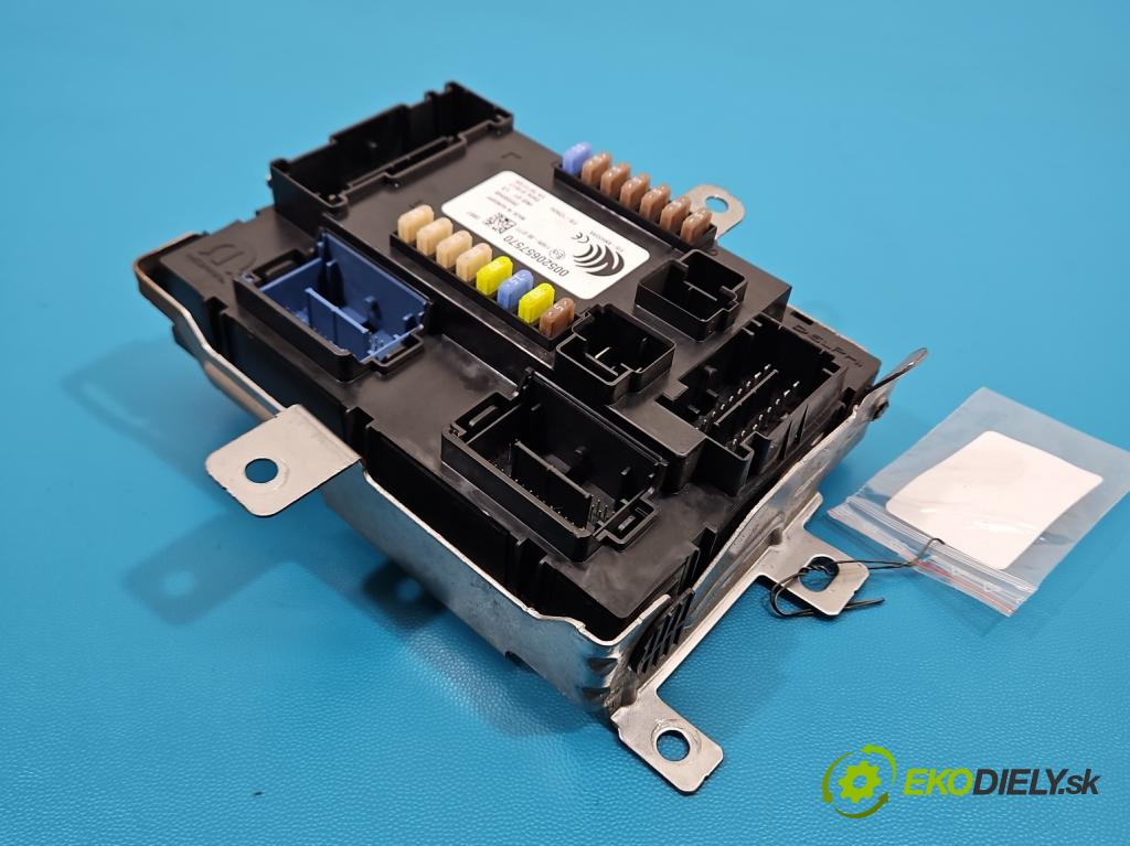 Fiat Tipo II 2015- 1.4 16v 95 hp manual 70 kW 1368 cm3 4- skříňka pojistková 00520657570 (Pojistková skříňka)