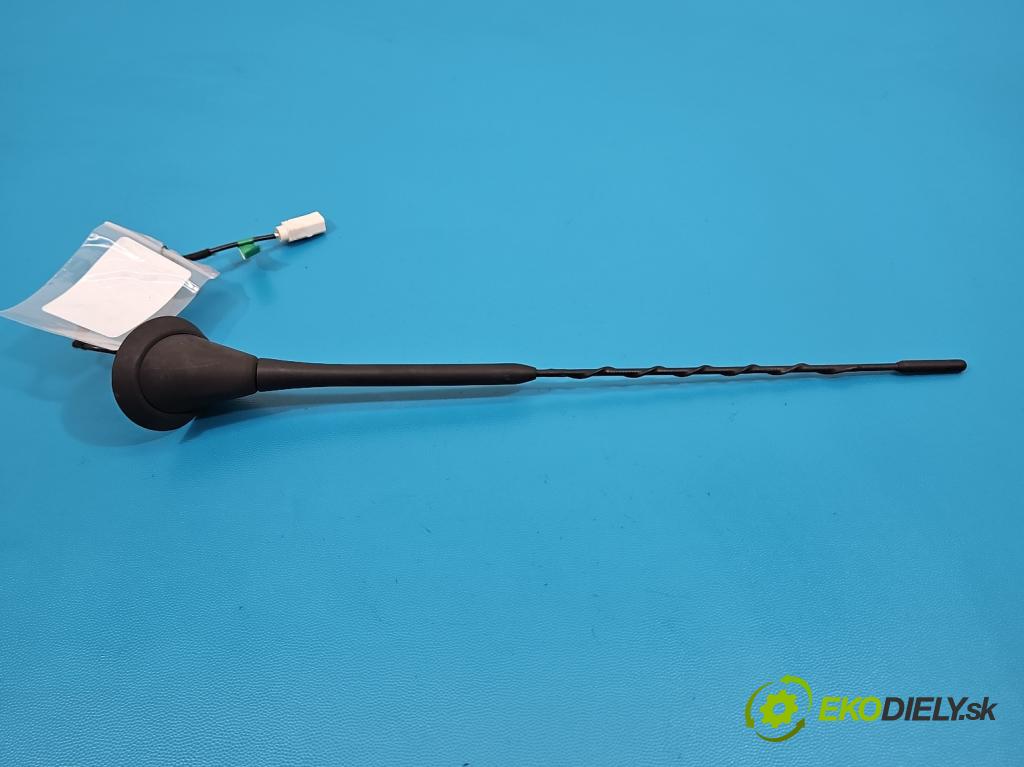 Fiat Tipo II 2015- 1.4 16v 95 HP manual 70 kW 1368 cm3 4- Antena 52048177