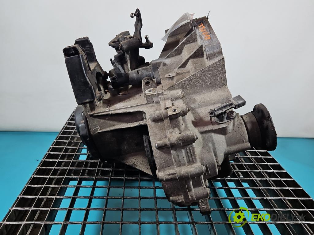 Vw Fox 1.2b 54 HP manual 40 kW 1198 cm3 3- prevodovka stupeň,rýchlosť manual JHN