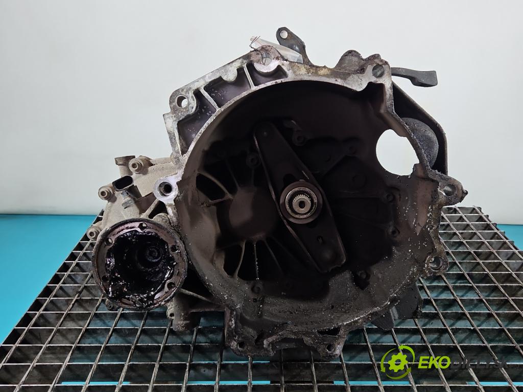 Vw Fox 1.2b 54 HP manual 40 kW 1198 cm3 3- prevodovka stupeň,rýchlosť manual JHN