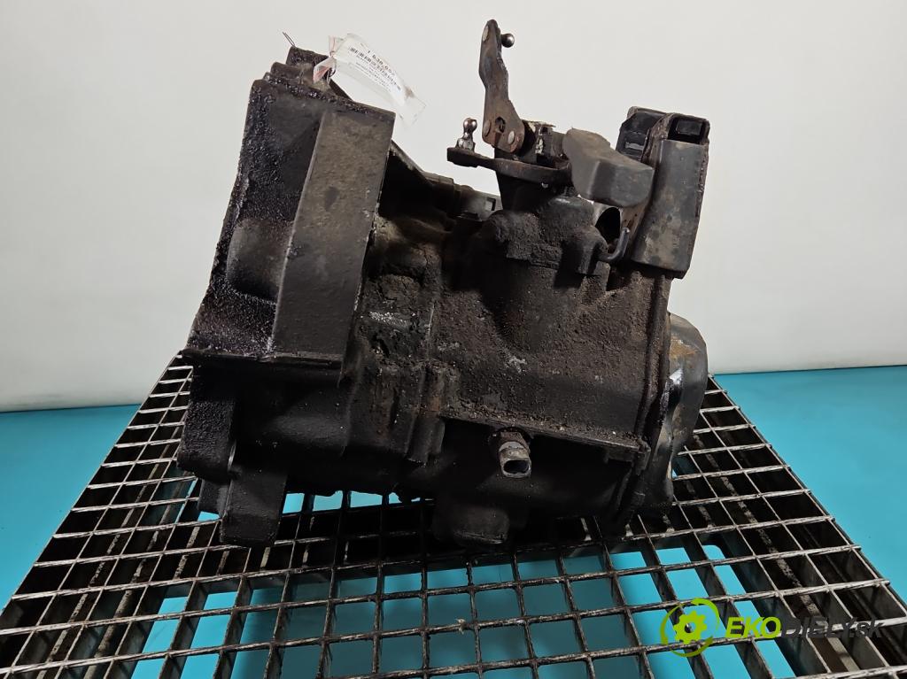 Vw Fox 1.2b 54 HP manual 40 kW 1198 cm3 3- prevodovka stupeň,rýchlosť manual JHN