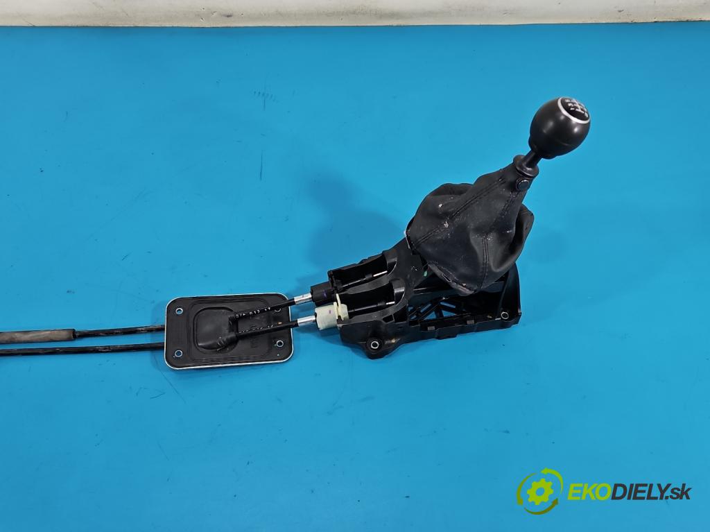 Fiat Tipo II 2015- 1.4 16v 95 HP manual 70 kW 1368 cm3 4- Páka: Změny: stupeň,rýchlosť 50294520 (Rýchlostná páka (kulisa))