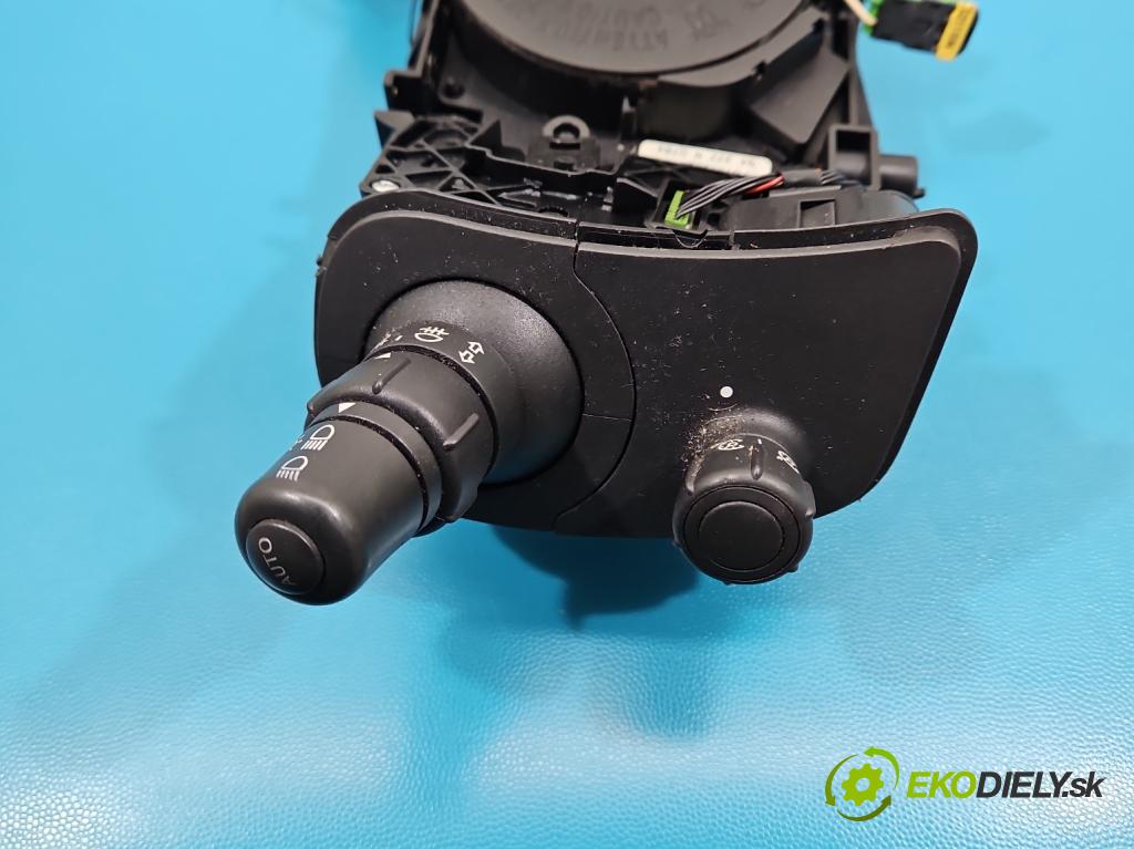 Renault Scenic II 2003-2009 1.5 dci 101 HP manual 74 kW 1461 cm3 5- prepínač komplex: 820012772817 (Prepínacie páčky pod volantom)