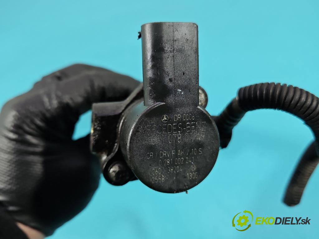 Mercedes Vaneo 1.7 cdi 91 KM manual 67 kW 1689 cm3 5- lišta vstrekovacia 0445214005 (Vstrekovacia lišta)