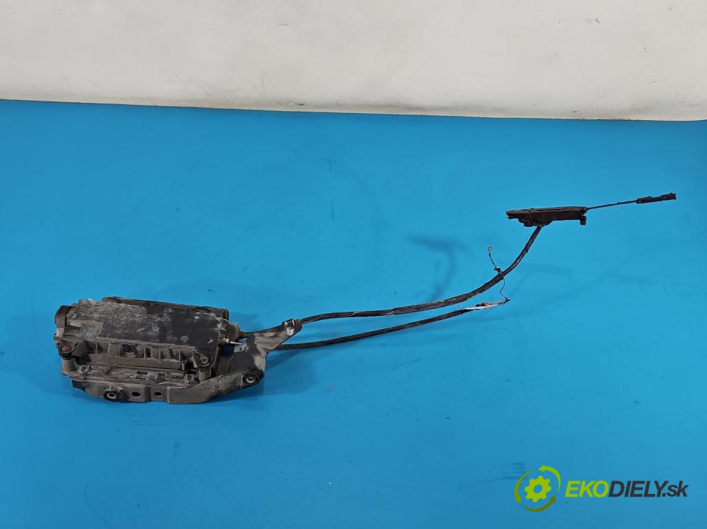 Renault Scenic II 2003-2009 1.5 dci 101 HP manual 74 kW 1461 cm3 5- Brzda manuál: elektrický: 8200396849 (Ručná brzda)