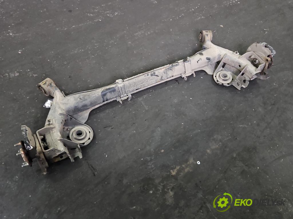 Hyundai Elantra VI 2015-2020 1.6 16V 128 hp automatic 94 kW 1591 cm3 4- zadní výztuha  (Zadní výztuha)