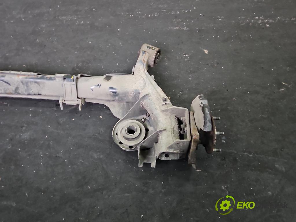 Hyundai Elantra VI 2015-2020 1.6 16V 128 hp automatic 94 kW 1591 cm3 4- zadní výztuha  (Zadní výztuha)