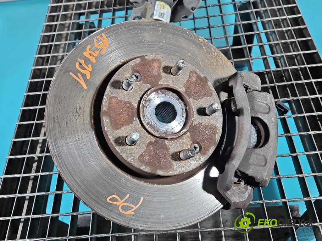 Hyundai Elantra VI 2015-2020 1.6 16V 128 HP automatic 94 kW 1591 cm3 4- náboj pravé  (Náboj kolesa)