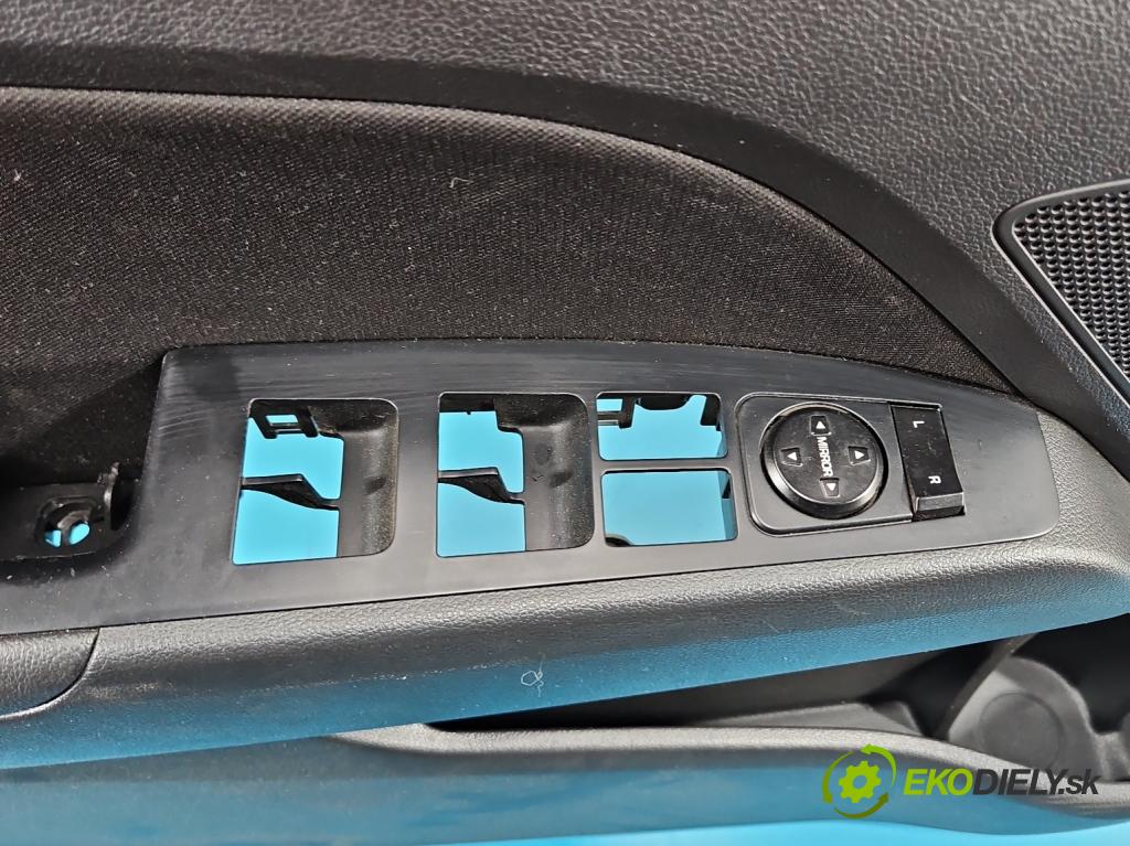 Hyundai Elantra VI 2015-2020 1.6 16V 128 HP automatic 94 kW 1591 cm3 4- Čalounictví: dvere predné ľavé
