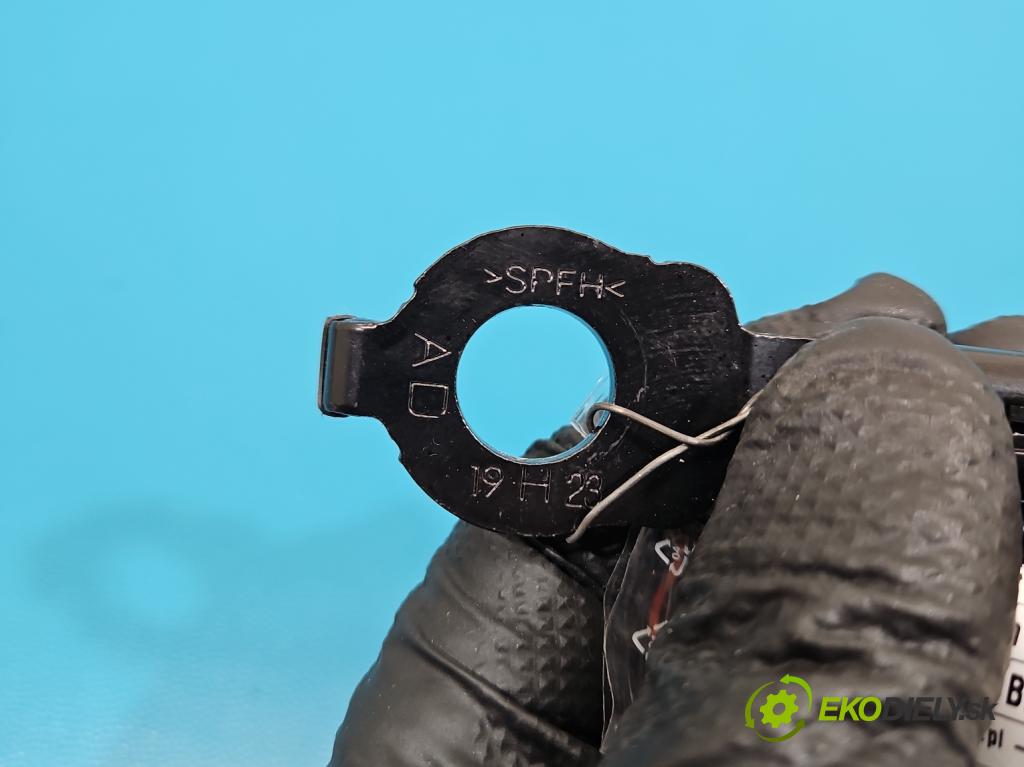 Hyundai Elantra VI 2015-2020 1.6 16V 128 HP automatic 94 kW 1591 cm3 4- pas bezpečnosť: predné pravý