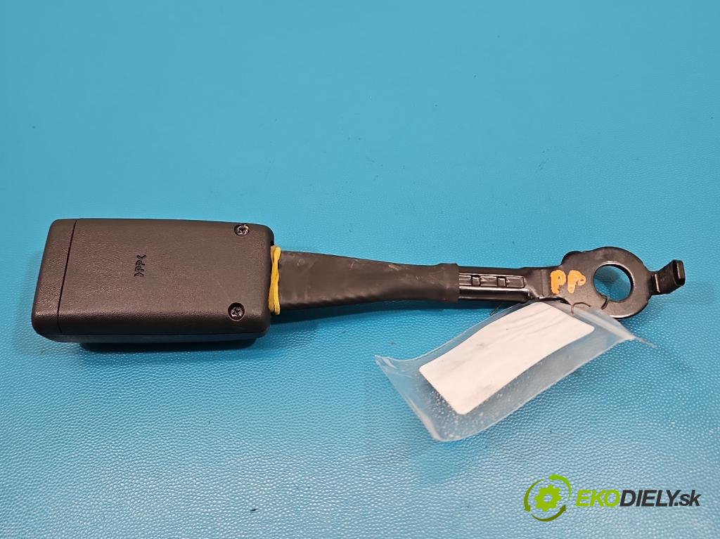 Hyundai Elantra VI 2015-2020 1.6 16V 128 HP automatic 94 kW 1591 cm3 4- pas bezpečnosť: predné pravý