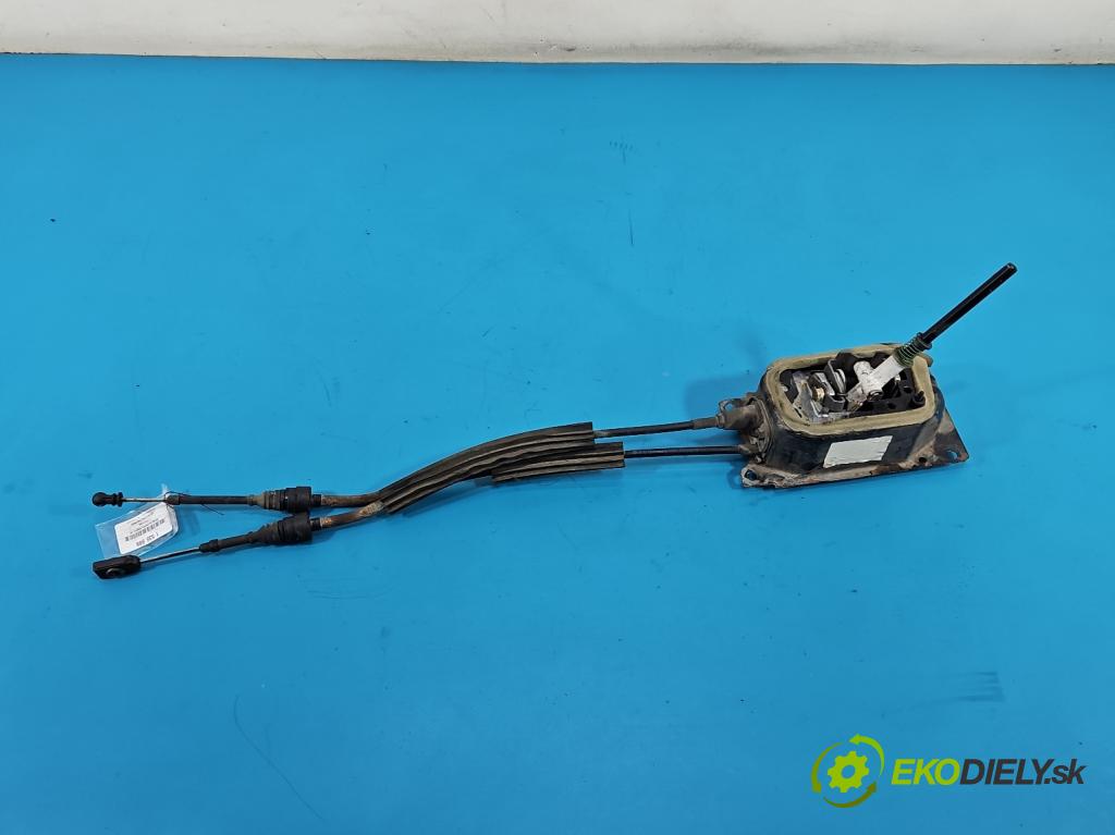 Vw Lupo 1.4 16V 75 HP manual 55 kW 1390 cm3 3- Páka: Změny: stupeň,rýchlosť 6N0711049Q (Rýchlostná páka (kulisa))