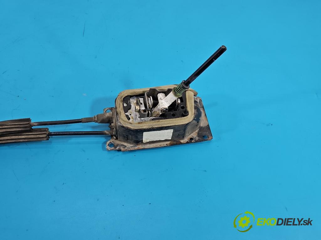 Vw Lupo 1.4 16V 75 HP manual 55 kW 1390 cm3 3- Páka: Změny: stupeň,rýchlosť 6N0711049Q (Rýchlostná páka (kulisa))