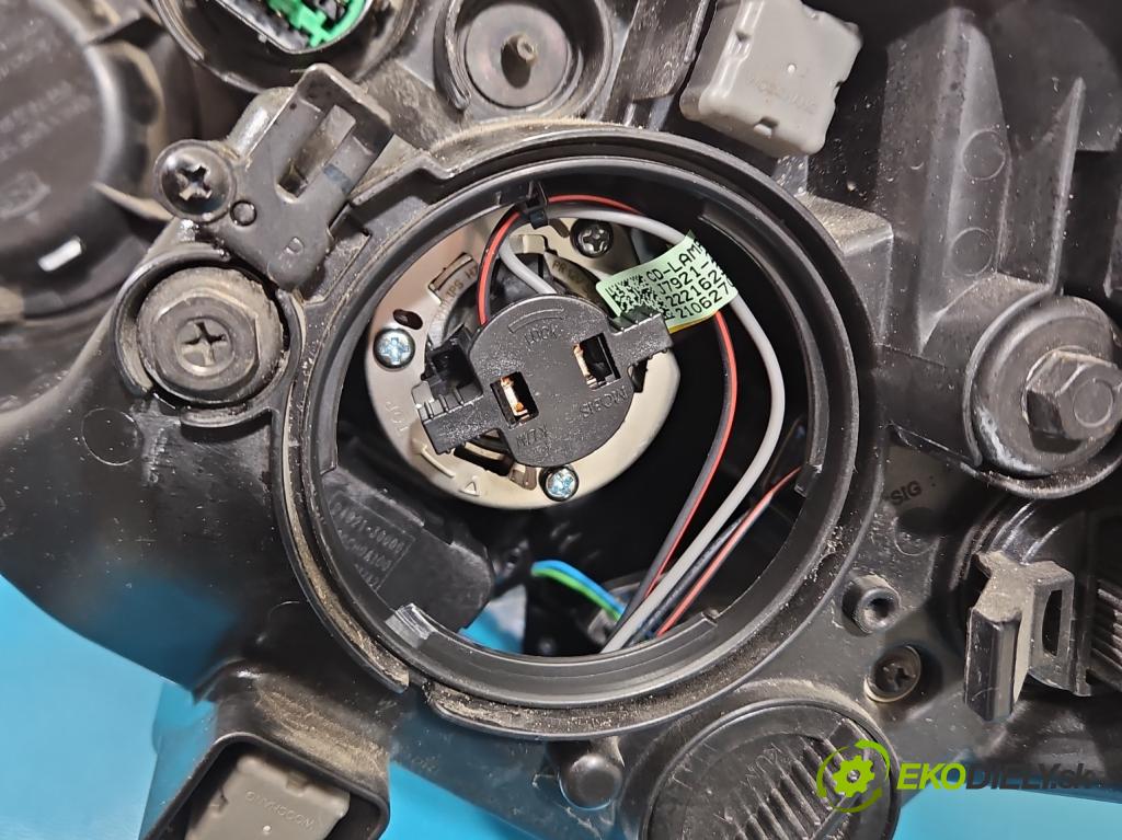 Kia Ceed III 2018- 1.5 160 HP automatic 117.5 kW 1482 cm3 5- Reflektor: pravý 92102J7050 (Svetlo predné pravé)